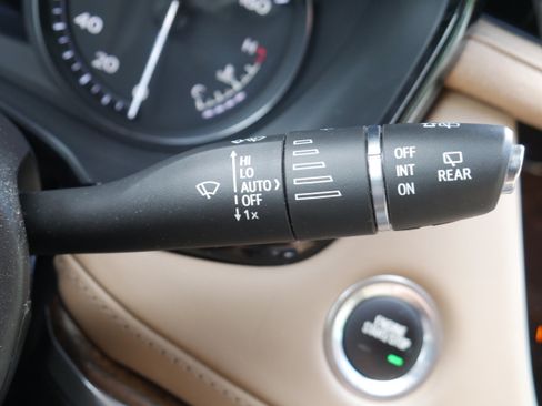 Used 2023 Cadillac XT5 Sportv w/ Platinum Package AWD/4WD image 31