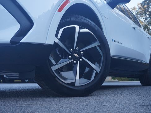 Used 2025 Chevrolet Equinox EV LT w/ Convenience Package image 34