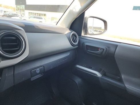 Used 2017 Toyota Tacoma SR5 w/ Tow Package image 16