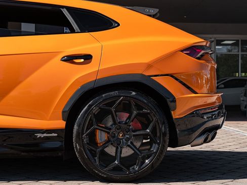 Used 2023 Lamborghini Urus Performante image 11