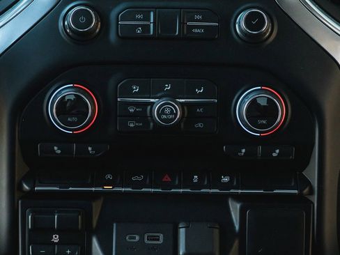 Used 2020 Chevrolet Silverado 1500 LT w/ All-Star Edition image 26