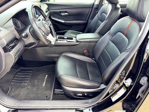 Used 2023 Nissan Sentra SR w/ SR Premium Package image 12