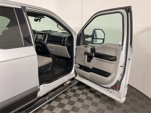 Used 2018 Ford F150 XLT w/ Equipment Group 302A Luxury image 28