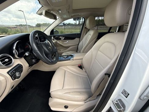 Used 2018 Mercedes-Benz GLC 300 image 30