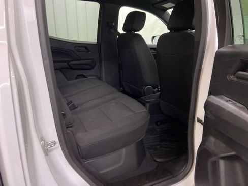 Used 2024 Chevrolet Colorado W/T image 12