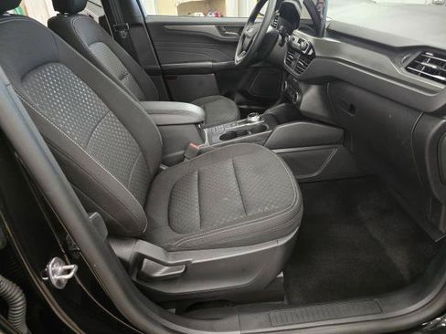 Used 2025 Ford Escape Active AWD/4WD image 10