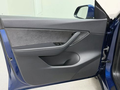 Used 2020 Tesla Model Y Long Range AWD/4WD image 18