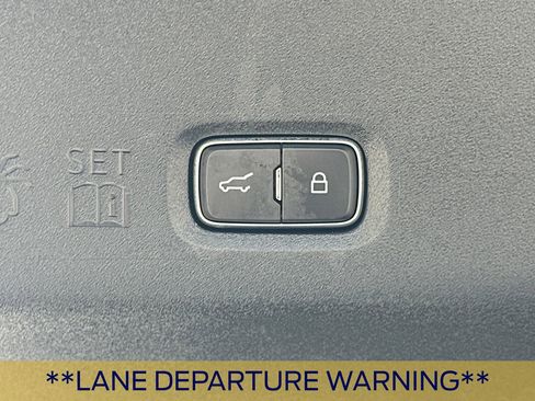 Certified 2025 Ford Expedition Active AWD/4WD image 21