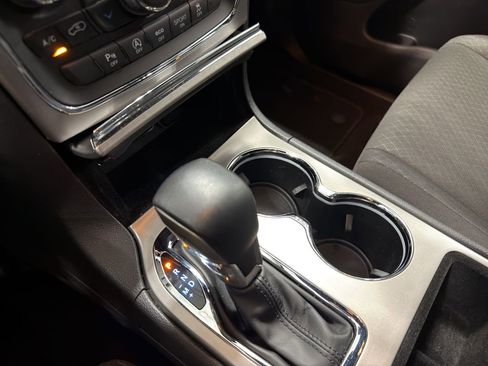 Used 2021 Jeep Grand Cherokee Laredo image 35