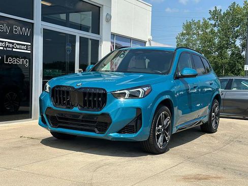 Used 2024 BMW X1 xDrive28i w/ Premium Package AWD/4WD image 3