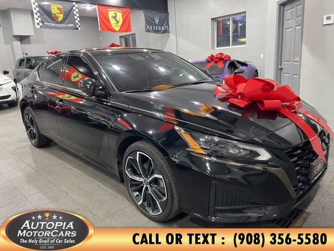 Used 2023 Nissan Altima 2.5 SR AWD/4WD image 6