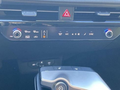 New 2025 Kia EV6 Light w/ Light LR Technology Package RWD image 16