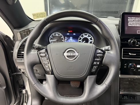 Used 2022 Nissan Armada Platinum w/ Captain's Chairs Package RWD image 19