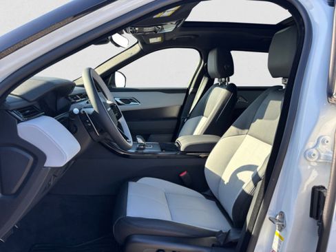 New 2026 Land Rover Range Rover Velar Dynamic SE image 10