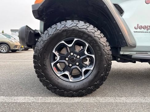 Used 2023 Jeep Wrangler Rubicon AWD/4WD image 17