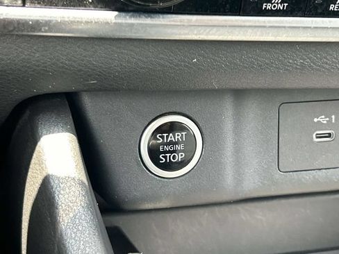 Used 2022 Nissan Rogue SV AWD/4WD image 32