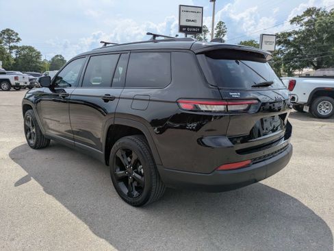 Used 2024 Jeep Grand Cherokee L Altitude AWD/4WD image 5