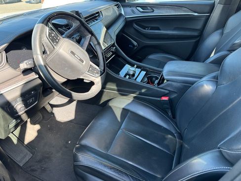 Used 2022 Jeep Grand Cherokee Overland w/ Advanced Protech Group III image 22