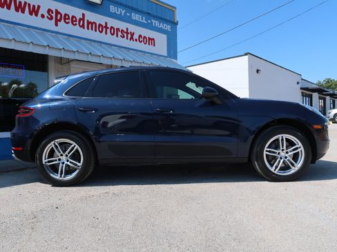 Used 2018 Porsche Macan AWD/4WD image 4