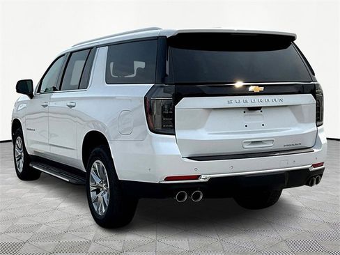 New 2025 Chevrolet Suburban Premier image 4