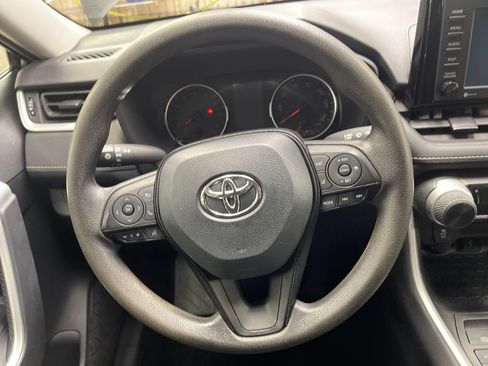 Certified 2021 Toyota RAV4 LE AWD/4WD image 19