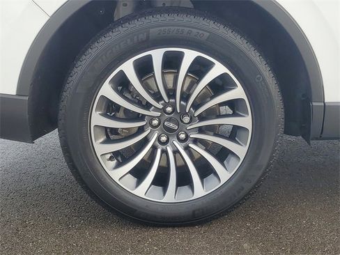 Used 2023 Lincoln Aviator AWD w/ Premium Package image 9