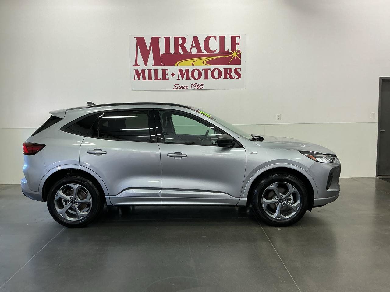 Used 2024 Ford Escape ST-Line w/ Tech Pack #1 AWD/4WD image 6