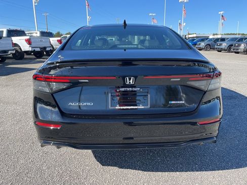 Used 2025 Honda Accord Sport image 6