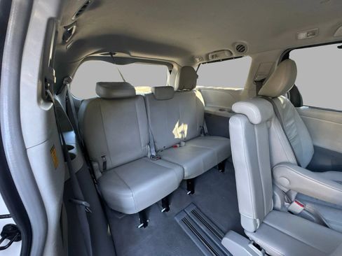 Used 2011 Toyota Sienna XLE w/ XLE Navigation Pkg FWD image 83