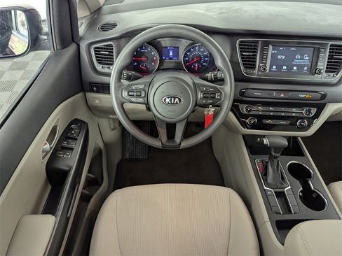 Used 2020 Kia Sedona LX image 14