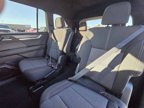 New 2026 GMC Acadia Elevation image 25