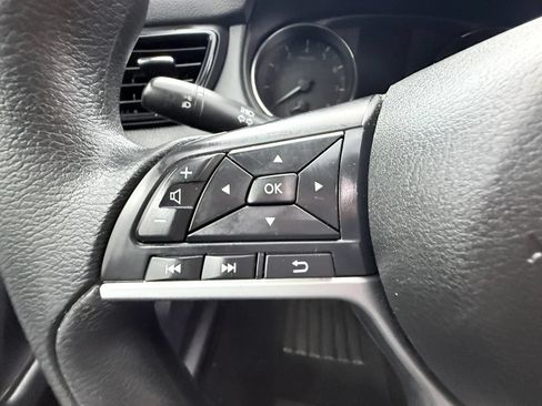 Used 2018 Nissan Rogue S FWD image 18