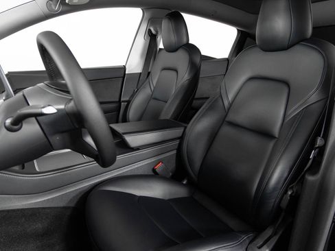 Used 2022 Tesla Model Y Performance image 16