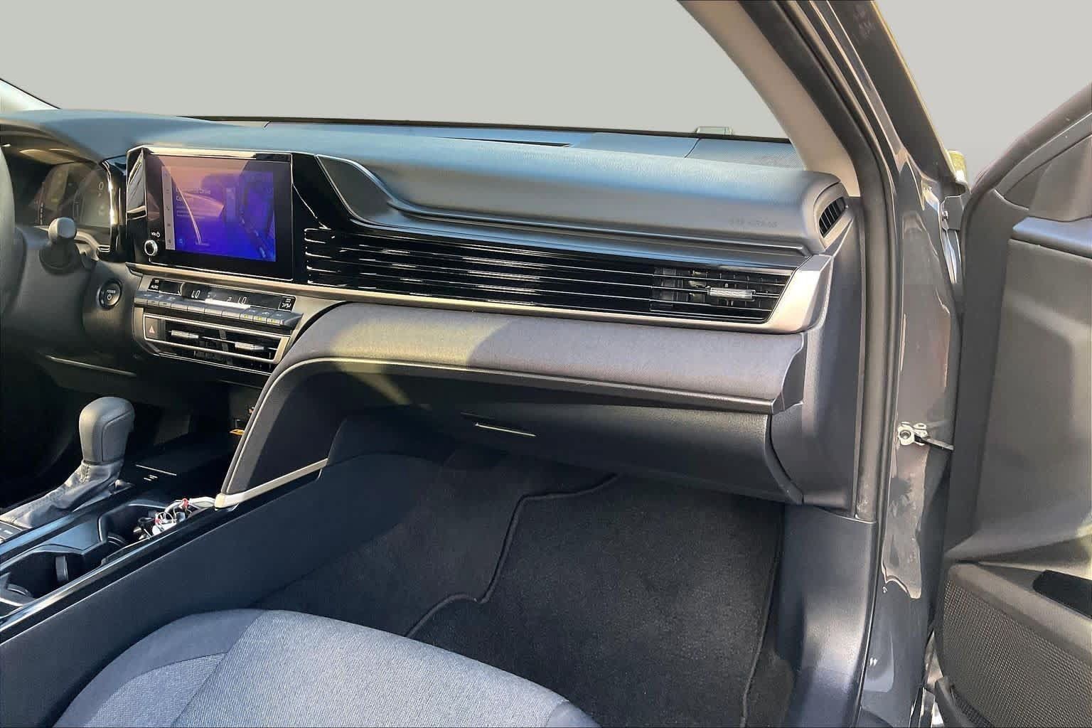 Used 2025 Toyota Camry LE FWD image 17