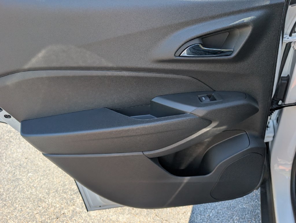 New 2026 Chevrolet Trax LT w/ LT Convenience Package FWD image 32