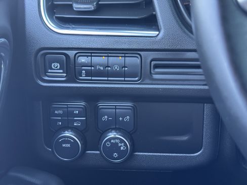 Certified 2024 Chevrolet Suburban LS image 32