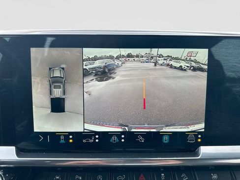 Used 2023 GMC Sierra 1500 SLT w/ SLT Premium Plus Package AWD/4WD image 16