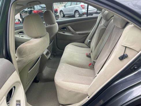 Used 2011 Toyota Camry LE FWD image 12