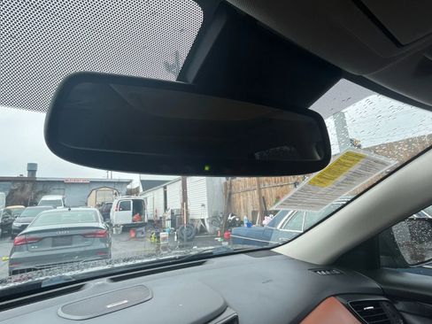 Used 2018 Nissan Rogue SL w/ Premium Package image 18