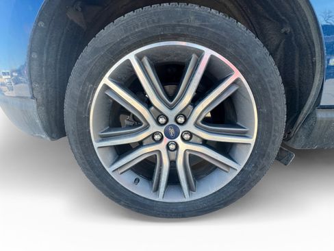 Used 2020 Ford Edge Titanium w/ Class II Trailer Tow Package image 16