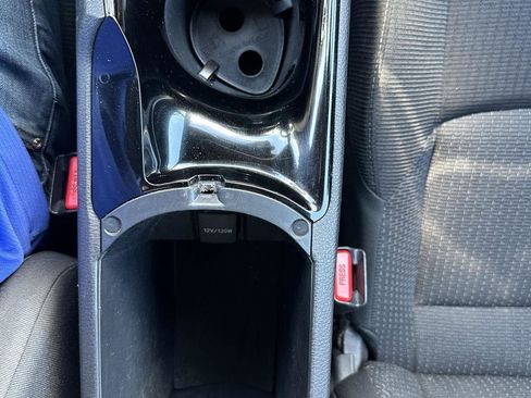 Used 2019 Toyota C-HR XLE FWD image 29
