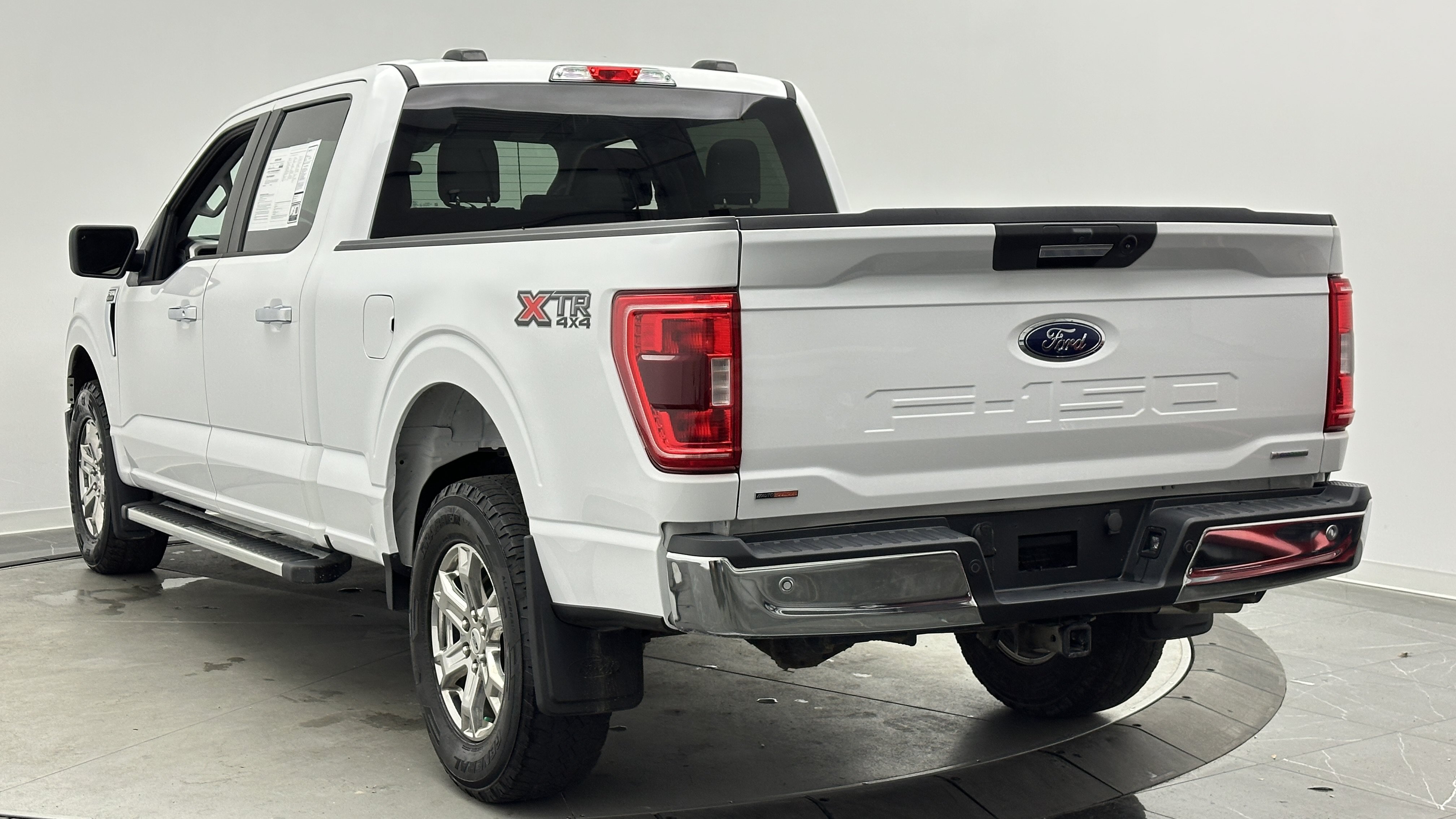 Used 2023 Ford F150 XLT w/ XTR Package AWD/4WD image 4