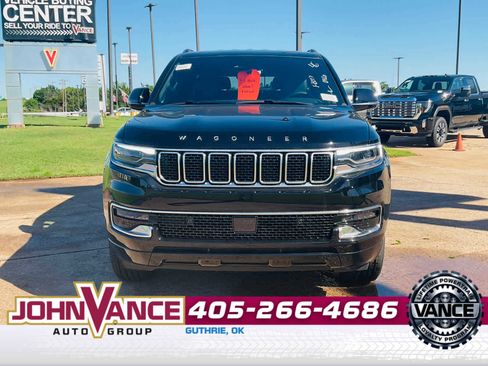 Used 2024 Jeep Wagoneer 4WD image 3