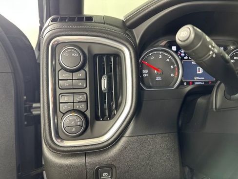 Used 2021 Chevrolet Silverado 1500 High Country image 19