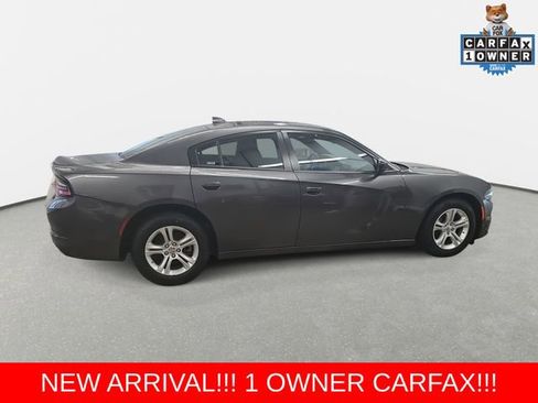 Used 2023 Dodge Charger SXT RWD image 2