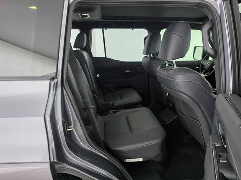 Certified 2024 Lexus GX 550 w/ Accessory Package (Z1) AWD/4WD image 12