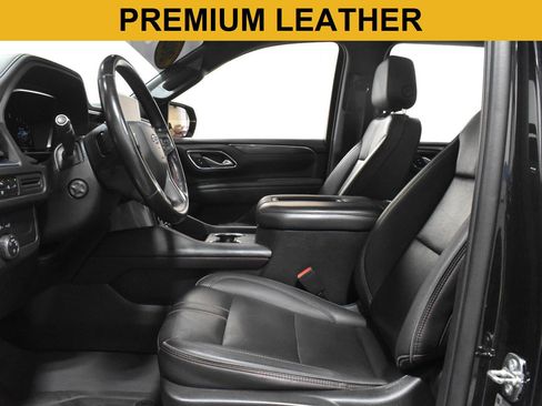 Used 2022 Chevrolet Suburban RST w/ Luxury Package AWD/4WD image 4