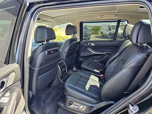 Used 2025 BMW X7 xDrive40i w/ Premium Package AWD/4WD image 25