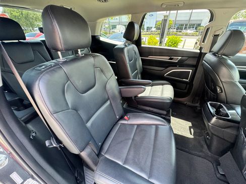 Used 2020 Kia Telluride S AWD/4WD image 29