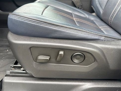 Used 2022 Chevrolet Silverado 1500 High Country w/ High Country Premium Package image 13